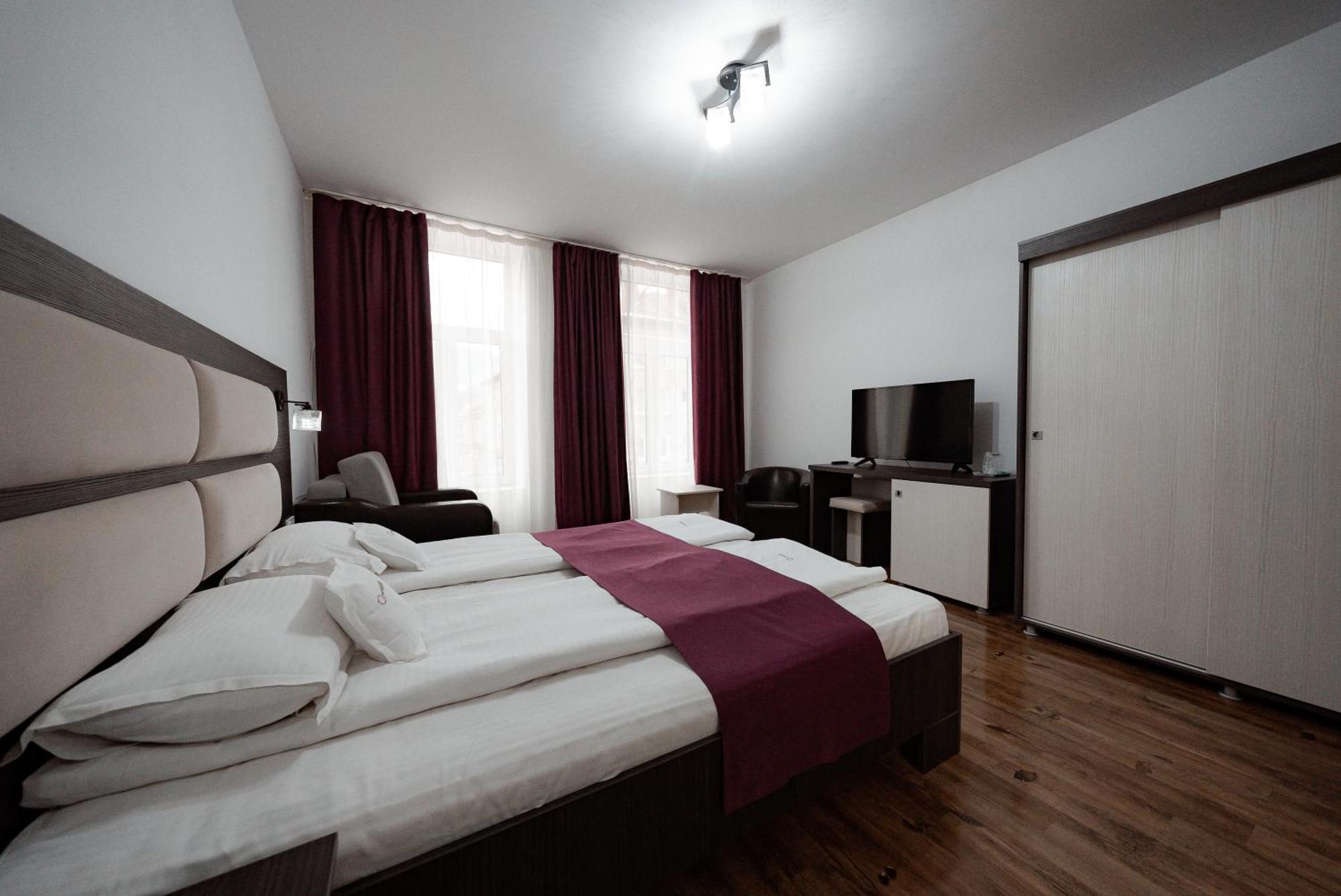 Quantum House Hotel Vatra Dornei Luaran gambar