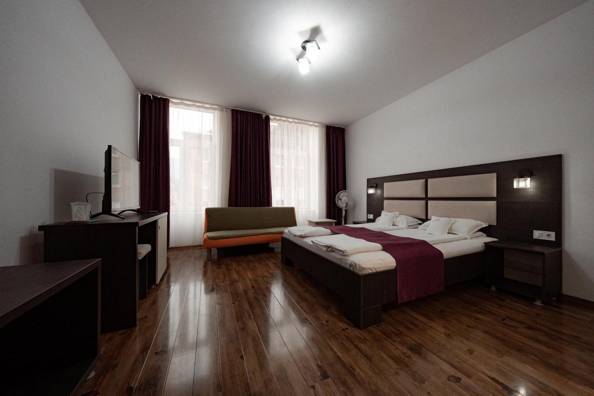 Quantum House Hotel Vatra Dornei Luaran gambar